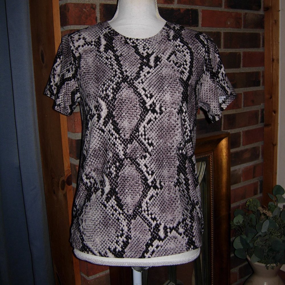 Socialite Soft Snake Skin Print T-Shirt XS